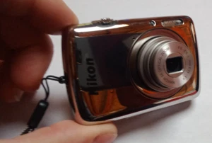 NIKON COOLPIX S01 10.1MP DIGITAL CAMERA - SILVER FROM JAPAN MIB 8GB MEMORY - Picture 1 of 10