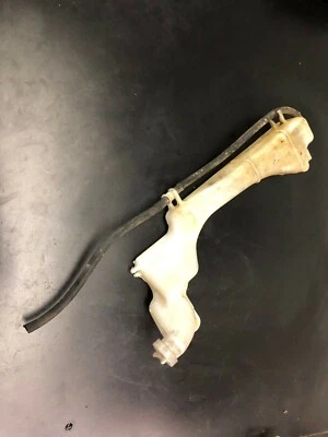 2001 - 2005 HONDA CIVIC RADIATOR / COOLANT OVERFLOW BOTTLE  Foto 1 de 4