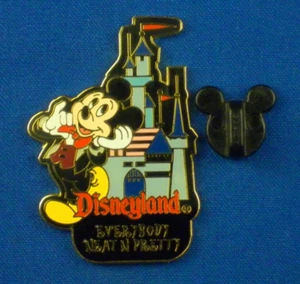 Mickey Mouse Castle Neat N Pretty DLR Passport to Our World Pin # 6250 - Imagen 1 de 3