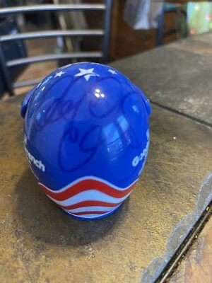 Minicasco Simpson autografiado por Dale Earnhardt Sr Foto 1 de 4