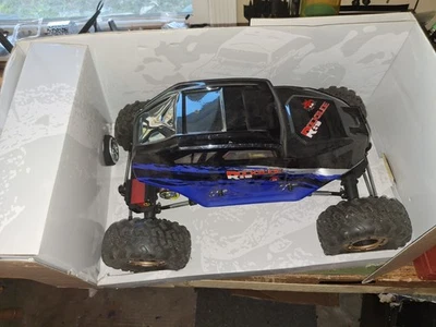 *RARE* Redcat Racing Rockslide 4wd Dual-Motor Dual-Steer 1/10 Rock Crawler RTR - Image 1 of 4