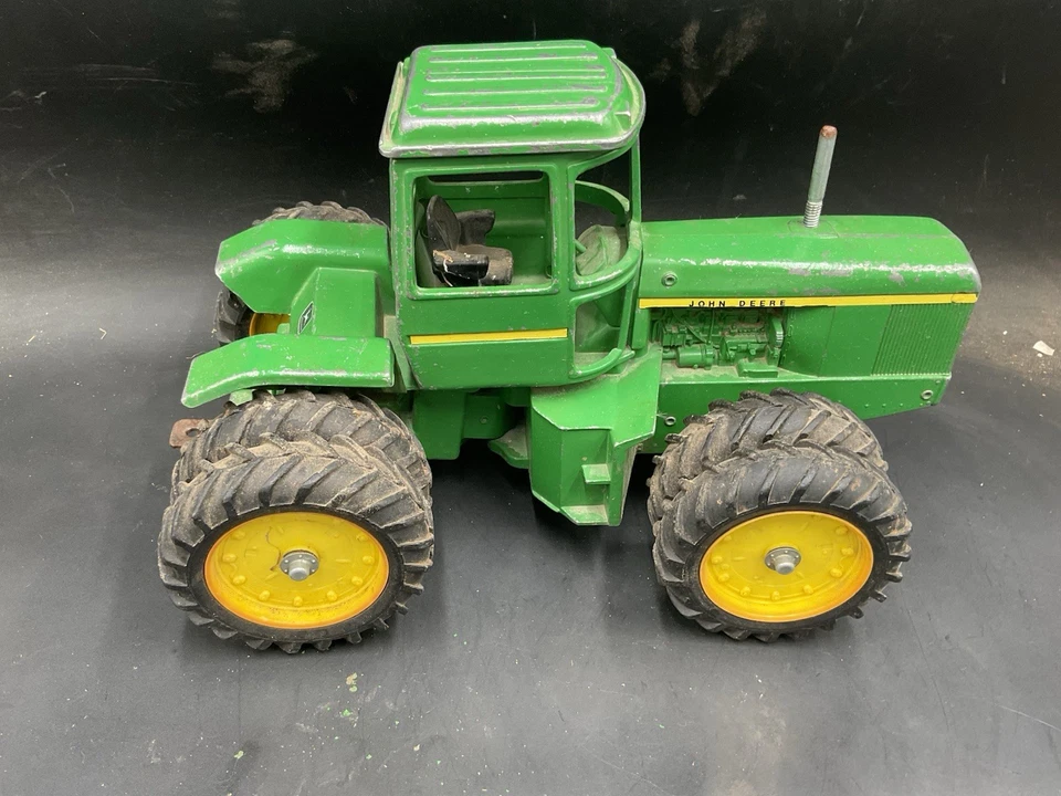 Modelo de tractor agrícola John Deere 4x4 1/16 - años 70 Foto 1 de 4