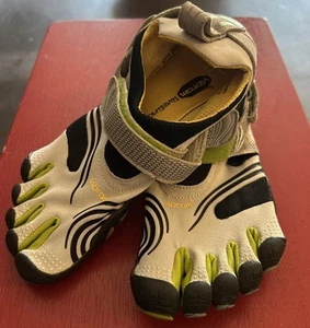VIBRAM FiveFinger KSO Women’s Multisport Grey Palm Clay Shoes Size 7 (39 EU) - Picture 1 of 6