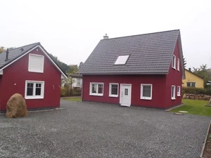 Wunderschön angelegtes Ferienhaus in ruhiger Lage, aber dennoch super zentral - Bild 1 von 24
