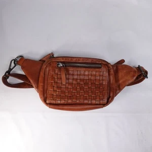 Riñonera Vilenca Holland de cuero tejido marrón coñac unisex - Imagen 1 de 14