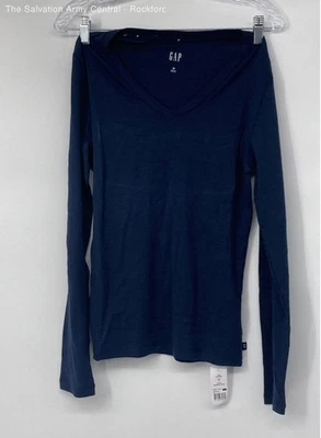 Camiseta informal Gap para mujer azul marino calce regular manga larga cuello en V talla mediana Foto 1 de 4