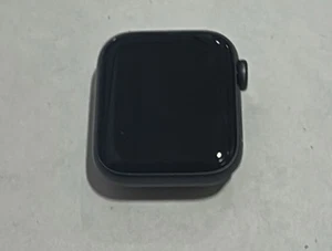 Apple Watch Series 5 [GPS 40mm] Smart Watch - ASIS (IL) - Photo 1 sur 2