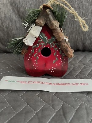 Ornamento de árvore de Natal coração de madeira para casa de pássaros telhado de pinha natureza campo - Imagem 1 de 4