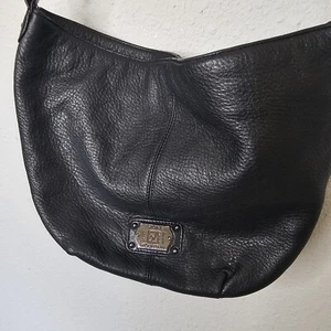 Stone Mountain Black Leather Purse Shoulder Strap Logo Medium Pockets Zip Snap - Picture 1 of 7