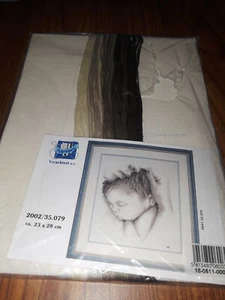 NEW RARE VERVACO BELGUIM "MOTHER CUDDLING BABY" CROSS STITCH KIT - Picture 1 of 3