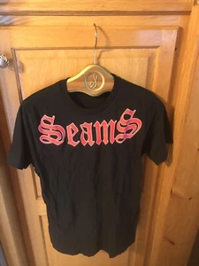 Black 100% cotton t shirt says Seams sz small and Xlarge - Picture 1 of 2