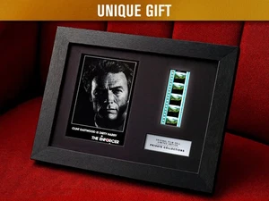 Celdas de película de 35 mm certificadas por THE ENFORCER (1976) en un marco retroiluminado LED - Imagen 1 de 10