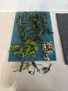 De colección -970’s Verde Ejército Hombre Juguete Lote de 80+ Piezas Set Limpio Usado en Excelente Condición - Imagen 1 de 9