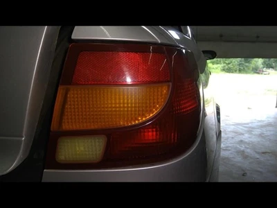 Passenger Tail Light Sedan Fits 00-02 SATURN S SERIES 1601098 - Image 1 of 4
