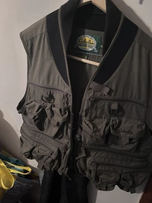Cabela’s Men’s L Fly Fishing Vest Forrest Green 24 Pockets - Image 1 of 4