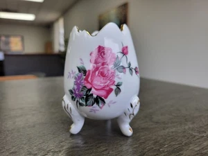 Vintage Lefton 5011 Porcelain Cracked Egg 3-Footed Vase Rose Floral w/ Gold Trim - Picture 1 of 24