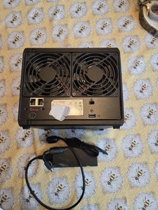 Synology 4 Bay NAS DiskStation DS918+ sans disque - Photo 1/3