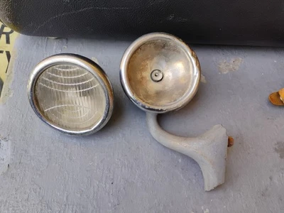 Lámpara Capucha ACCESORIO LÁMPARA DE CONDUCCIÓN Antigua Sin Marca Rota Foto 1 de 4