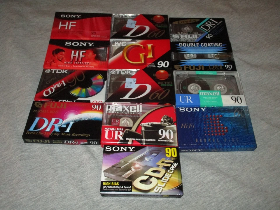 Lote de 13 cintas de casetes de audio vintage - Maxell-Fuji-Sony-TDK- NUEVAS Foto 1 de 1