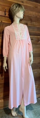 VINTAGE GOSSARD ARTEMIS PINK SIZE MEDIUM ROBE STYLE 7232    #12618 - Image 1 of 4