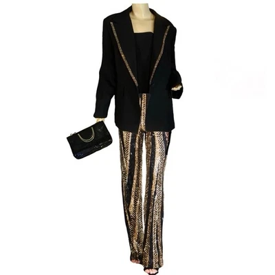 BLAZER GIOVANNA VINTAGE CIRCA AÑOS 90 NEGRO CON ACENTO LLAVE GRIEGA DORADO TALLA 18 Foto 1 de 4