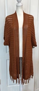 C EST 1946 Damen Strickjacke vorne offen Long Line L Häkel Fransen Saum braun Boho - Bild 1 von 16