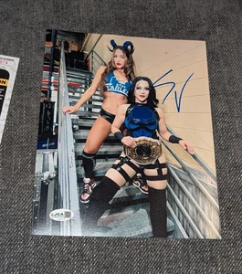 WWE Stephanie Vaquer SIGNIERTES WWE WOMEN CHAMPION 8 X 10 FOTO JSA COA - Bild 1 von 2