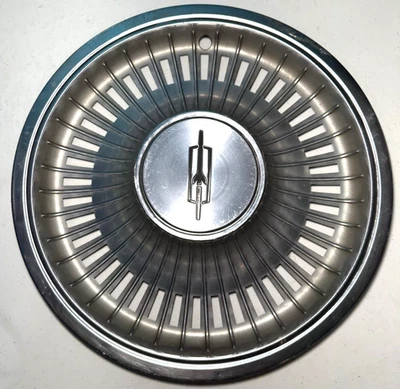 QTY 1 1972-1973 Oldsmobile Cutlass Hubcap F85 Omega Wheel Cover 4031 - Image 1 of 4
