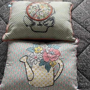 2 Helena Springfield Dottie Breakfast and  Mary Jane vintage floral cushions .  - Picture 1 of 10