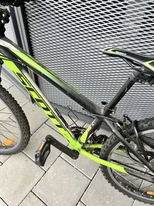 2016 Scott Mountain Bike green and black color - Picture 1 of 6