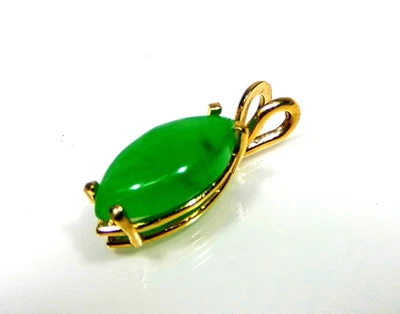 Яркий кулон из чистого овального золота с хризопразом - Изображение 1 из 4