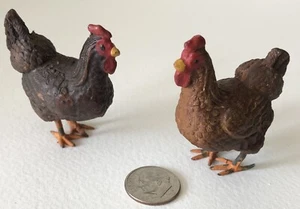 ANTIGUO MINI ITALIA Gallo de Pollo GALLINA MARRÓN Composición Pies de Metal Miniatura 2" - Imagen 1 de 5