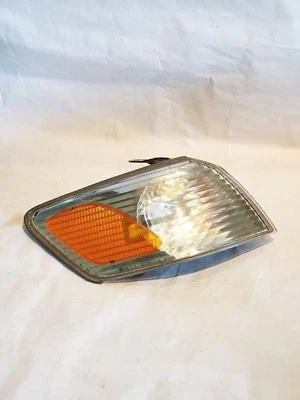 Luz esquina delantera derecha Toyota Camry 2000-2001 Foto 1 de 4