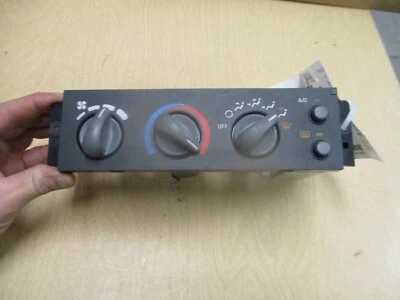 1999 PONTIAC AQUECEDOR SOLAR CONTROLE A/C - Imagem 1 de 4