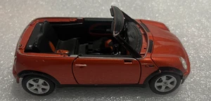 Maisto Mini Cooper Cabrio Convertible 1:24 Naranja Diecast 6” (Faltan Piezas) - Imagen 1 de 5