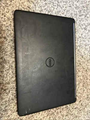 Dell Latitude E750 con mejor cargador y RAM mejorada con Windows 11 Pro Foto 1 de 4