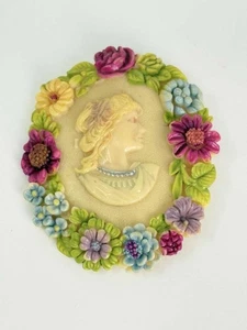 Vintage Kunststoff Zelluloid handbemalt ovale Kamee Brosche Anstecknadel viktorianische Dame Rosen - Bild 1 von 9