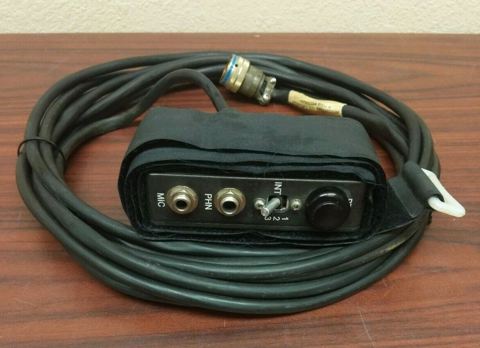 CABLE DE INTERFAZ GENERAL ATOMICS UXP95034 MISSION COMMANDER W295-P1 Foto 1 de 3