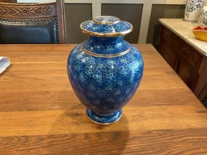 Urna de cremación Essence Azure grande cloisonné para adultos tapa de tornillo 10 1/2" - ¡NUEVA! - Imagen 1 de 6