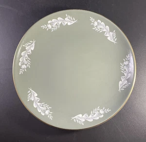 Lord Nelson Pottery Sage Green/ white leaf. Small Diner Plate 22.5cm - Picture 1 of 4