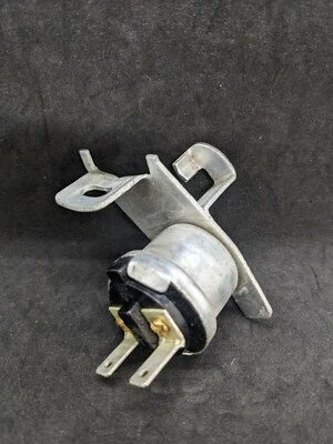 NUEVO 1961 1962 BUICK ESPECIAL OLDSMOBILE F85 LUZ DE RESPALDO INTERRUPTOR LÁMPARA 1993523 Foto 1 de 4