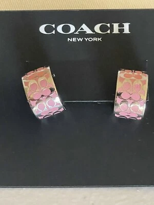 PENDIENTES HUGGIE FIRMA COACH NEW YORK ESMALTE CHAPADO EN TONO PLATEADO 0,5” Foto 1 de 4