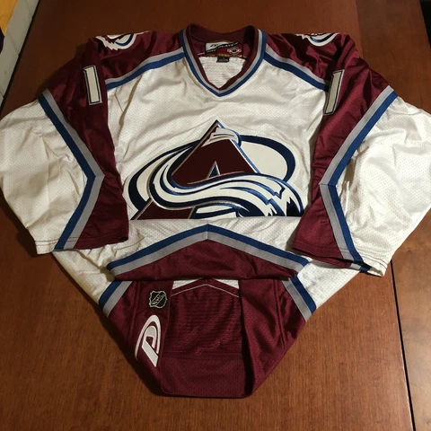 Pro Player Authentic Colorado Avalanche Mesh NHL Hockey Jersey Vintage White 52 Cover
