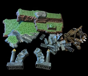 Mega Bloks Dragons BATTLE GATE 9881 Incomplete Set Building Blocks - Picture 1 of 2