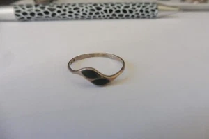 Hermoso Anillo De Vejez, 925 Plata Con Piedras Verdes - Picture 1 of 3