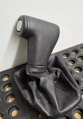 06-10 Hummer H3 perilla de cambio de marchas automática con bota de cuero OEM Foto 1 de 4