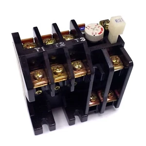 Toshiba RC4-35TN Overload Relay, 3-Pole, 2.2-3.2A, 600VAC Max SPDT Cntrl Circuit - Picture 1 of 3