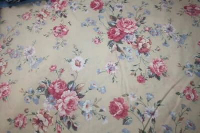 BEAUTIFUL BOUQUETS ON TAN FROM THE KESSLERS FOR CONCORD  - 100% COTTON FABRIC - Image 1 of 4