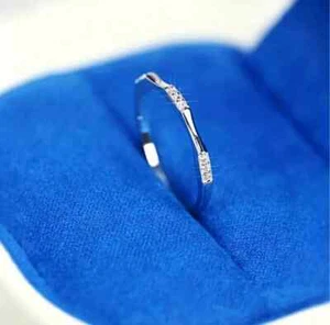 0.50 CT Round Cut Natural Moissanite Women's Wedding Ring 925 Sterling Silver - Picture 1 of 4