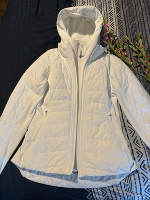 Chaqueta para mujer Lululemon talla 4 blanco roto/crema/dorado cremallera con cuello embudo Foto 1 de 4
